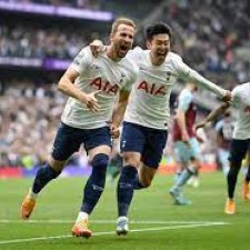 Tottenham Hotspur0-2Nottingham Forest F.C. uzrujan